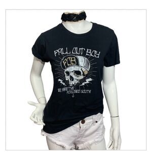 Fall Out Boy "Poisoned Youth" skull band tee - M‎